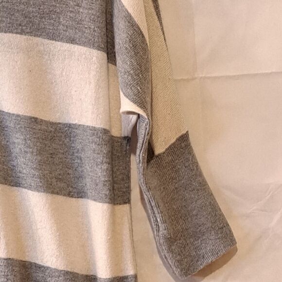 Gap Womens Sweater Green Gray Knit Striped Short Sleeve V-neck Preppy Style -XS - Picture 6 of 14